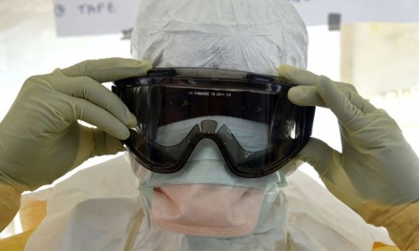 Sierra Leone President Makes Ebola Plea to Chiefs
