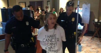 Protesting Big Pharma &#039;Death Sentence,&#039; Cancer Patient Arrested Outside TPP Talks